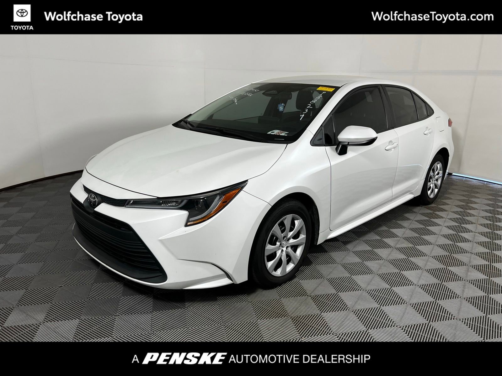 Used 2024 Toyota Corolla LE image 1