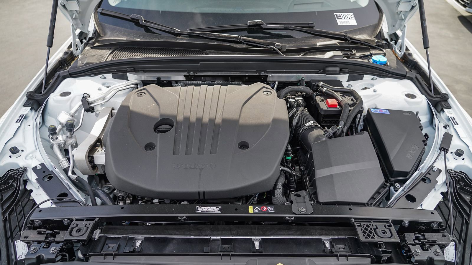 New 2025 Volvo V60 B5 Cross Country Ultra w/ Protection Package Premier image 13