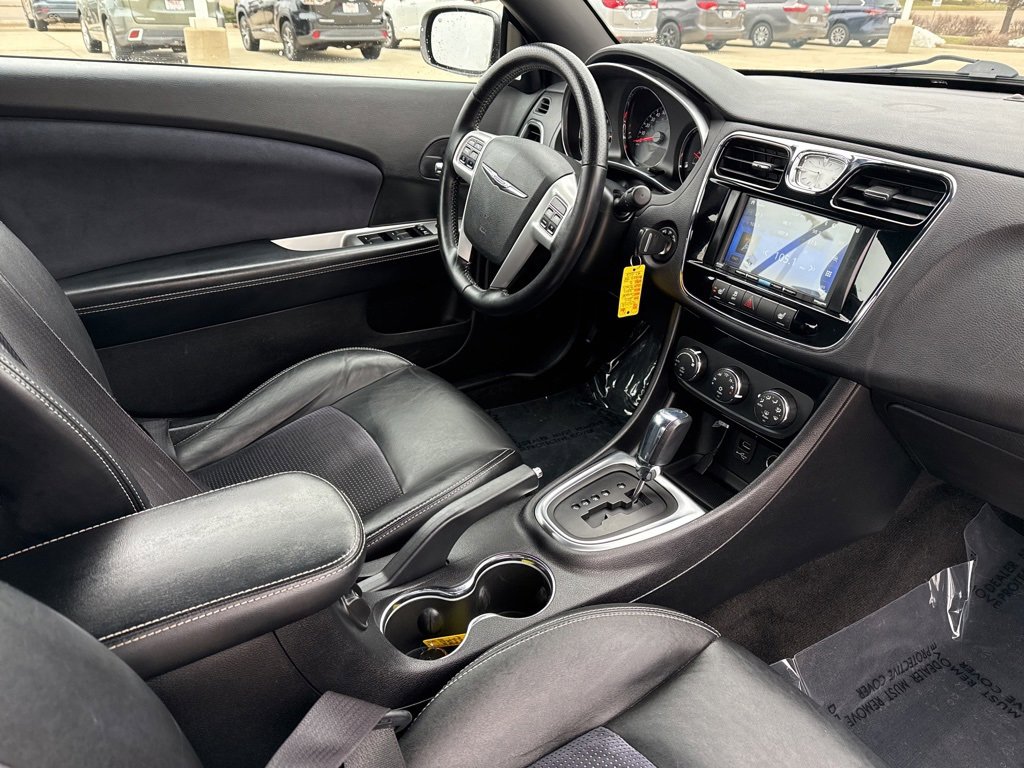 Used 2011 Chrysler 200 S image 18