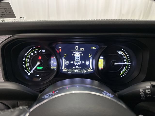 Used 2025 Jeep Wrangler Unlimited Sahara w/ Safety Group AWD/4WD image 14