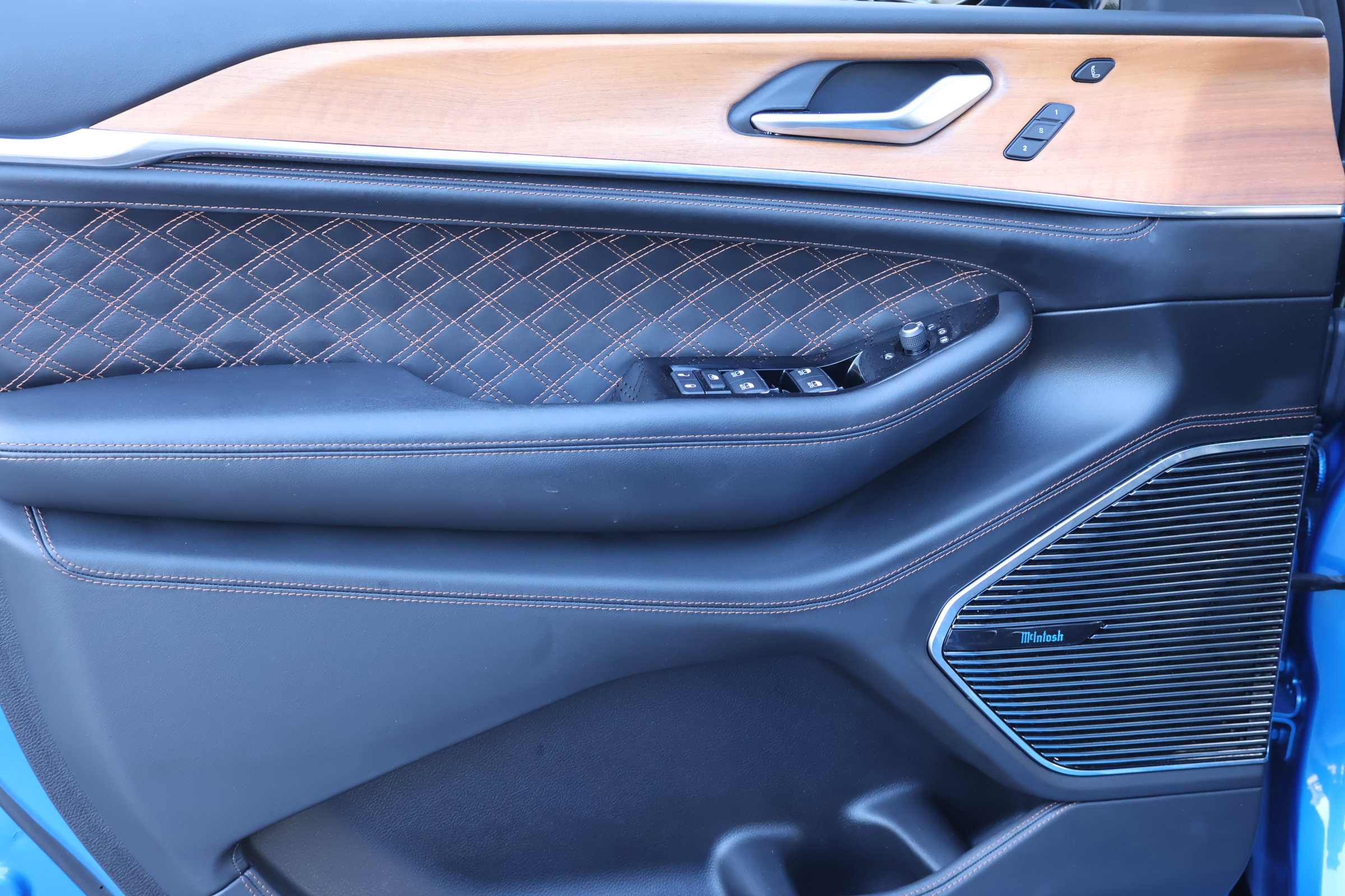 Used 2023 Jeep Grand Cherokee Summit image 15