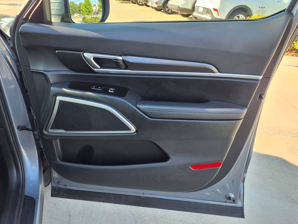 Used 2025 Kia Telluride S FWD image 24