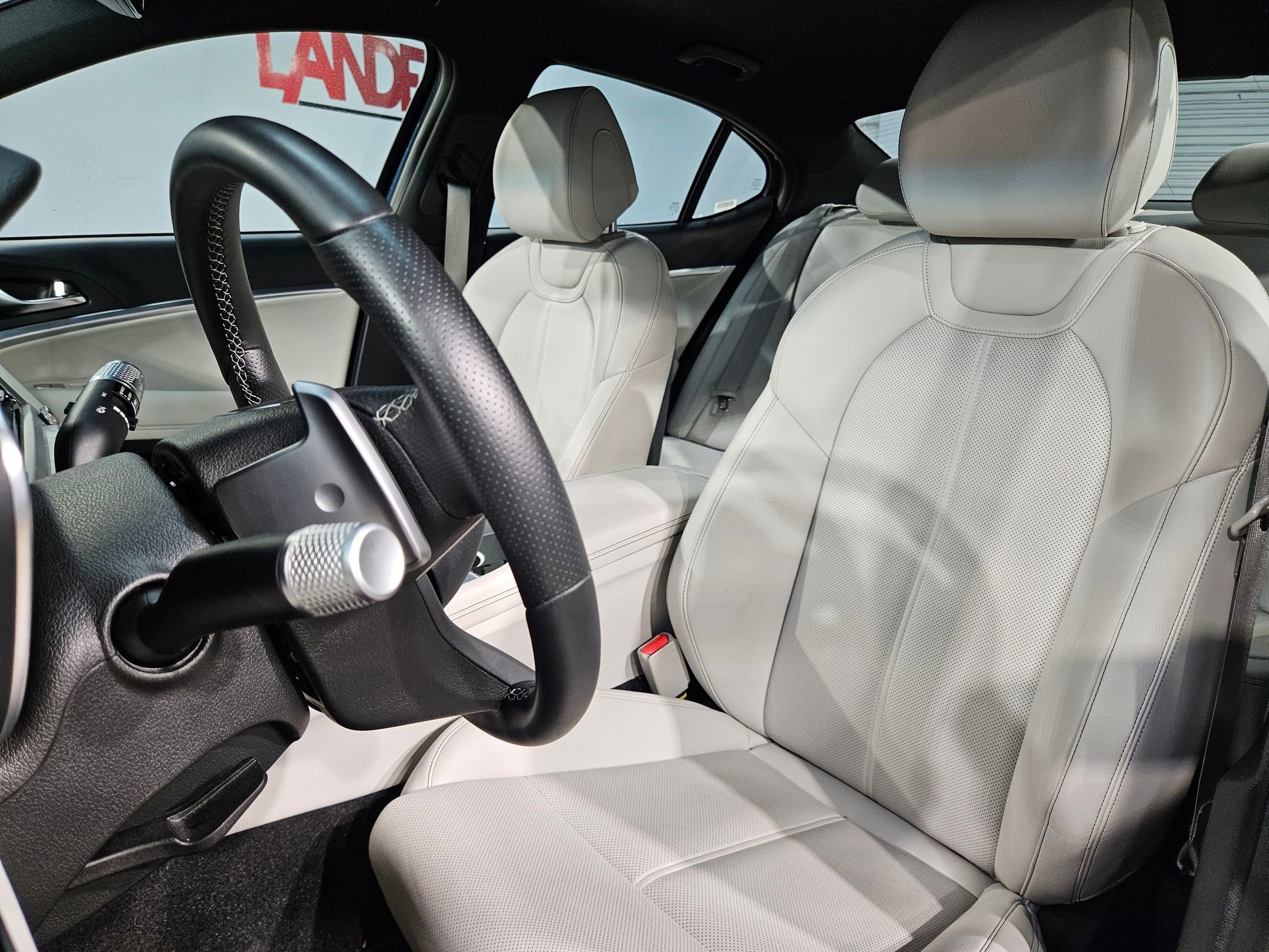 Used 2025 Genesis G70 2.5T RWD image 24