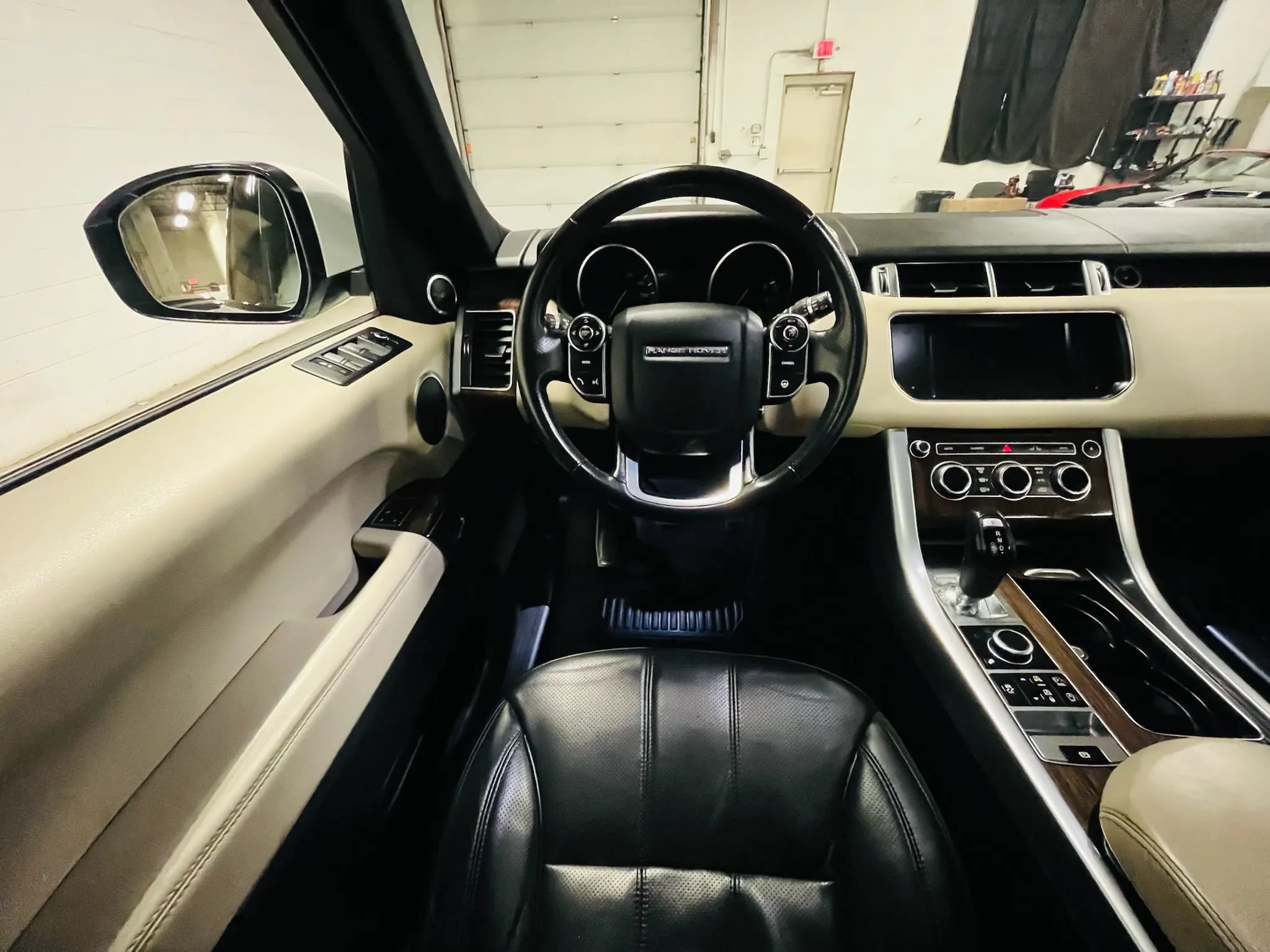 Used 2015 Land Rover Range Rover Sport HSE AWD/4WD image 12