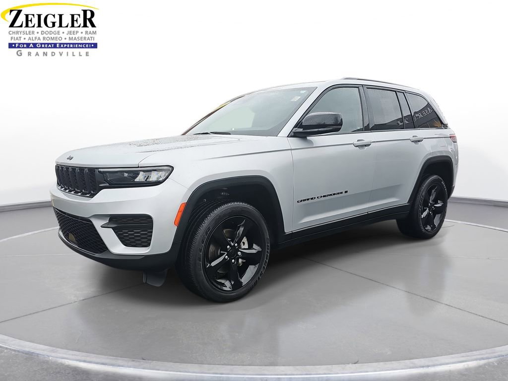 Used 2023 Jeep Grand Cherokee Altitude