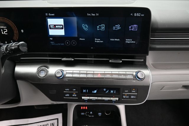 Used 2025 Hyundai Kona SEL AWD/4WD image 16