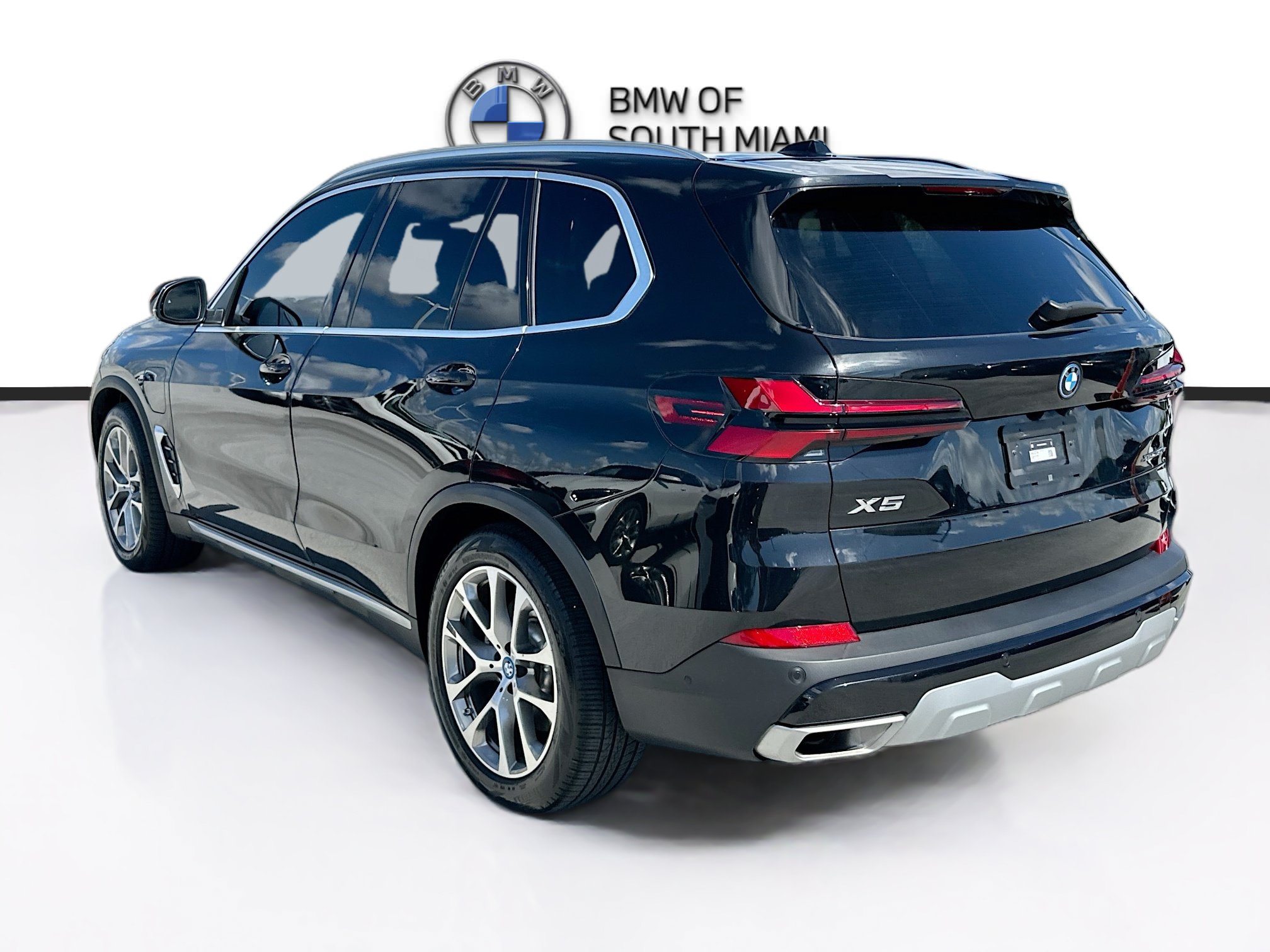 Certified 2025 BMW X5 xDrive50e AWD/4WD image 5