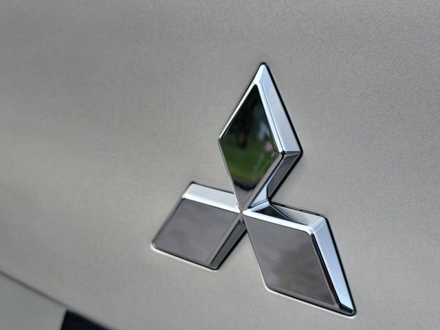 New 2026 Mitsubishi Outlander SE FWD image 8