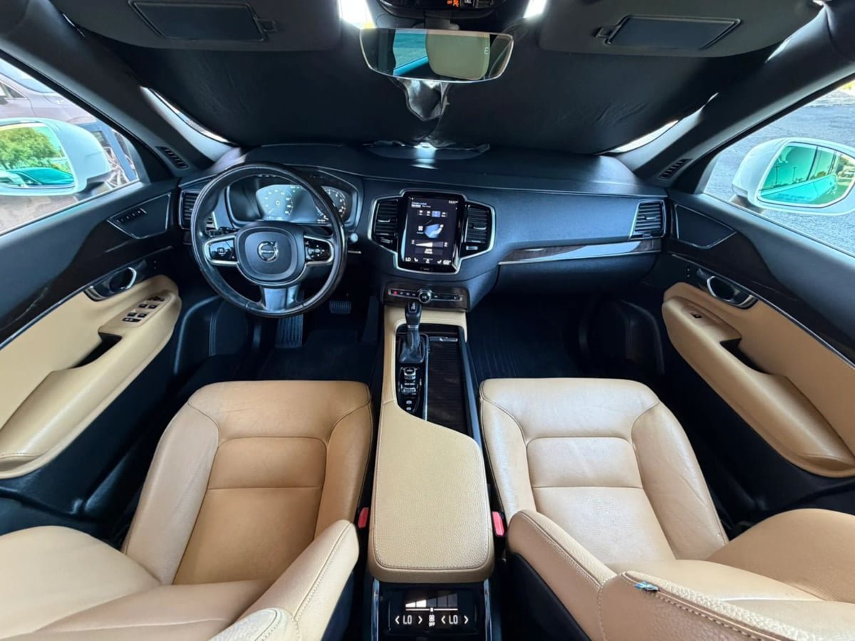 Used 2016 Volvo XC90 T6 Momentum w/ Momentum Plus Package AWD/4WD image 58