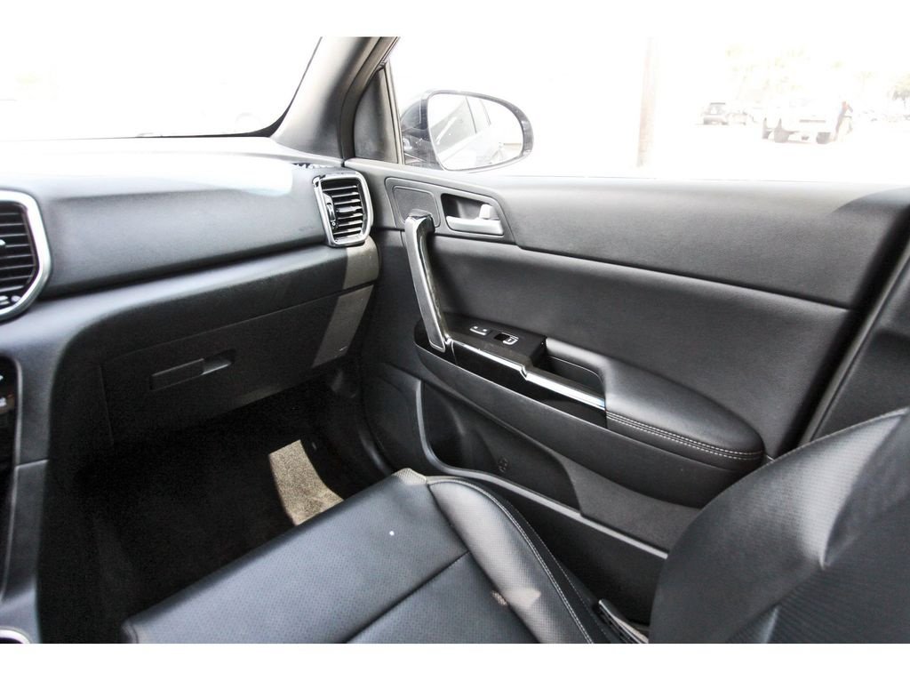 Used 2022 Kia Sportage Nightfall Edition w/ Nightfall Fwd Premium Package image 10
