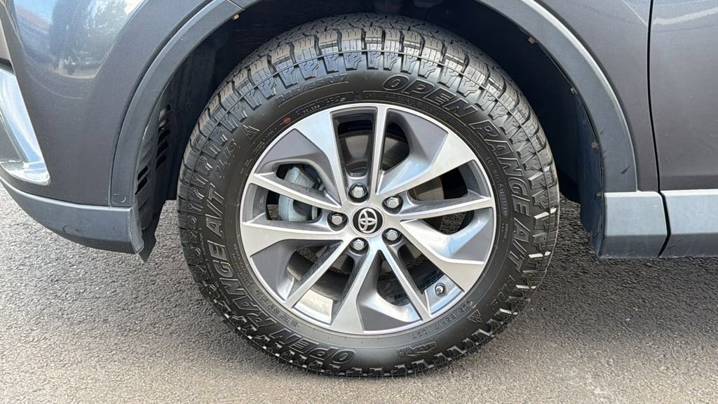 Used 2018 Toyota RAV4 XLE w/ Convenience Package AWD/4WD image 9