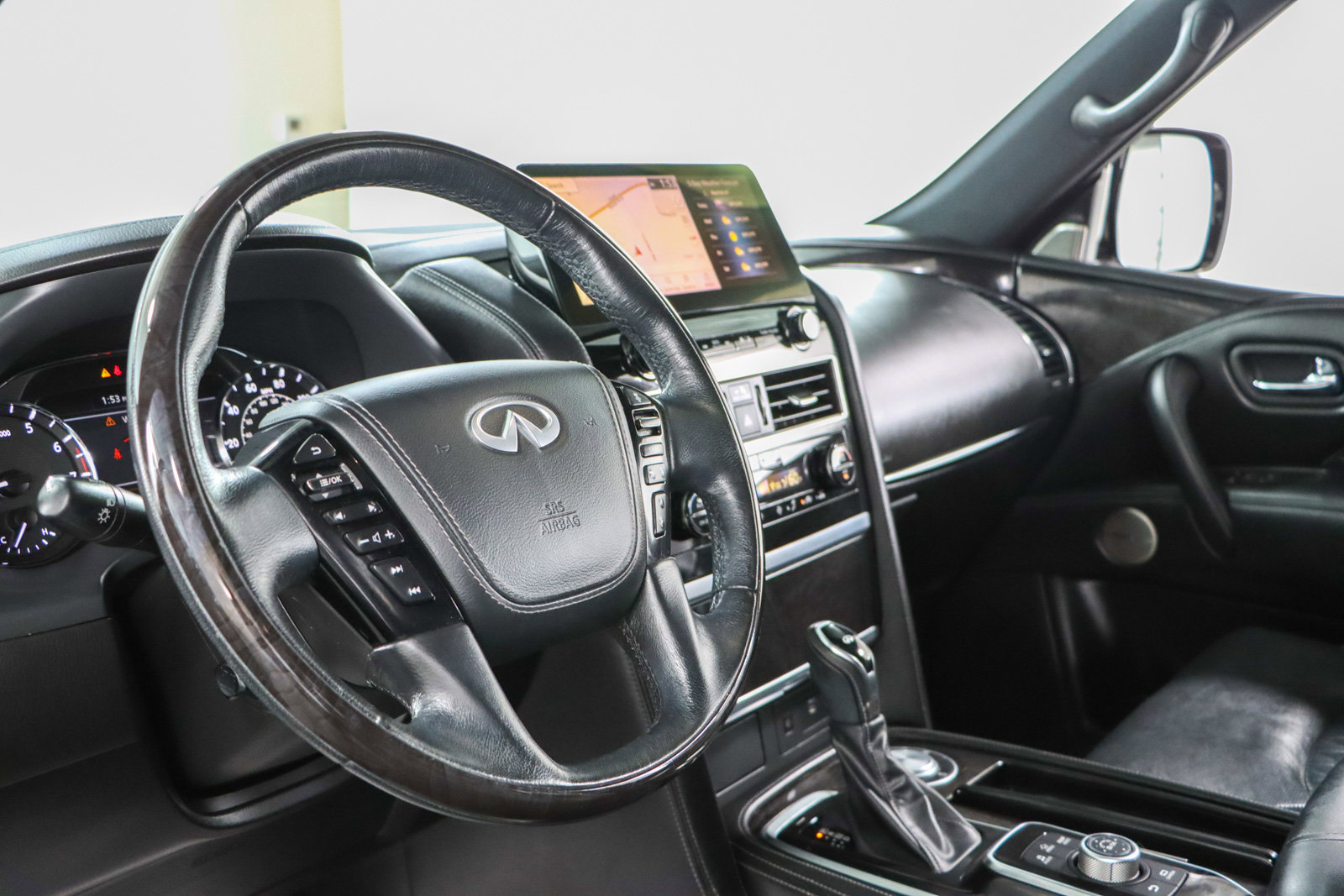 Used 2022 INFINITI QX80 Sensory w/ Cargo Package image 27