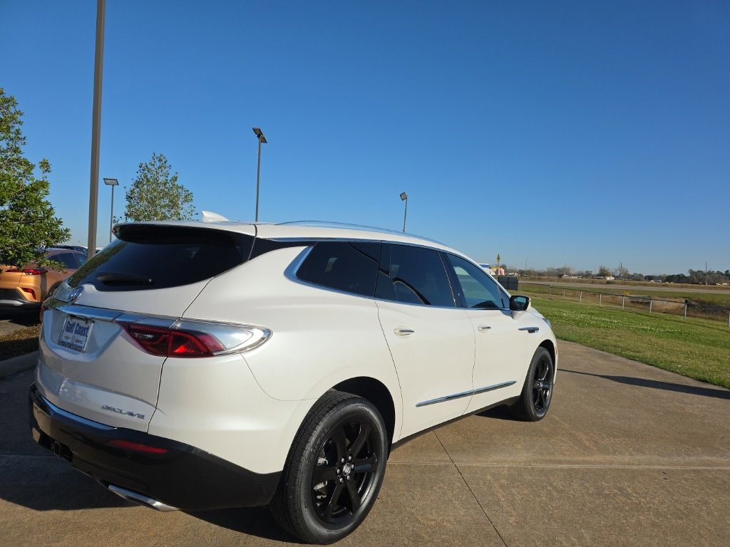Used 2023 Buick Enclave Essence w/ Sport Touring Edition image 7