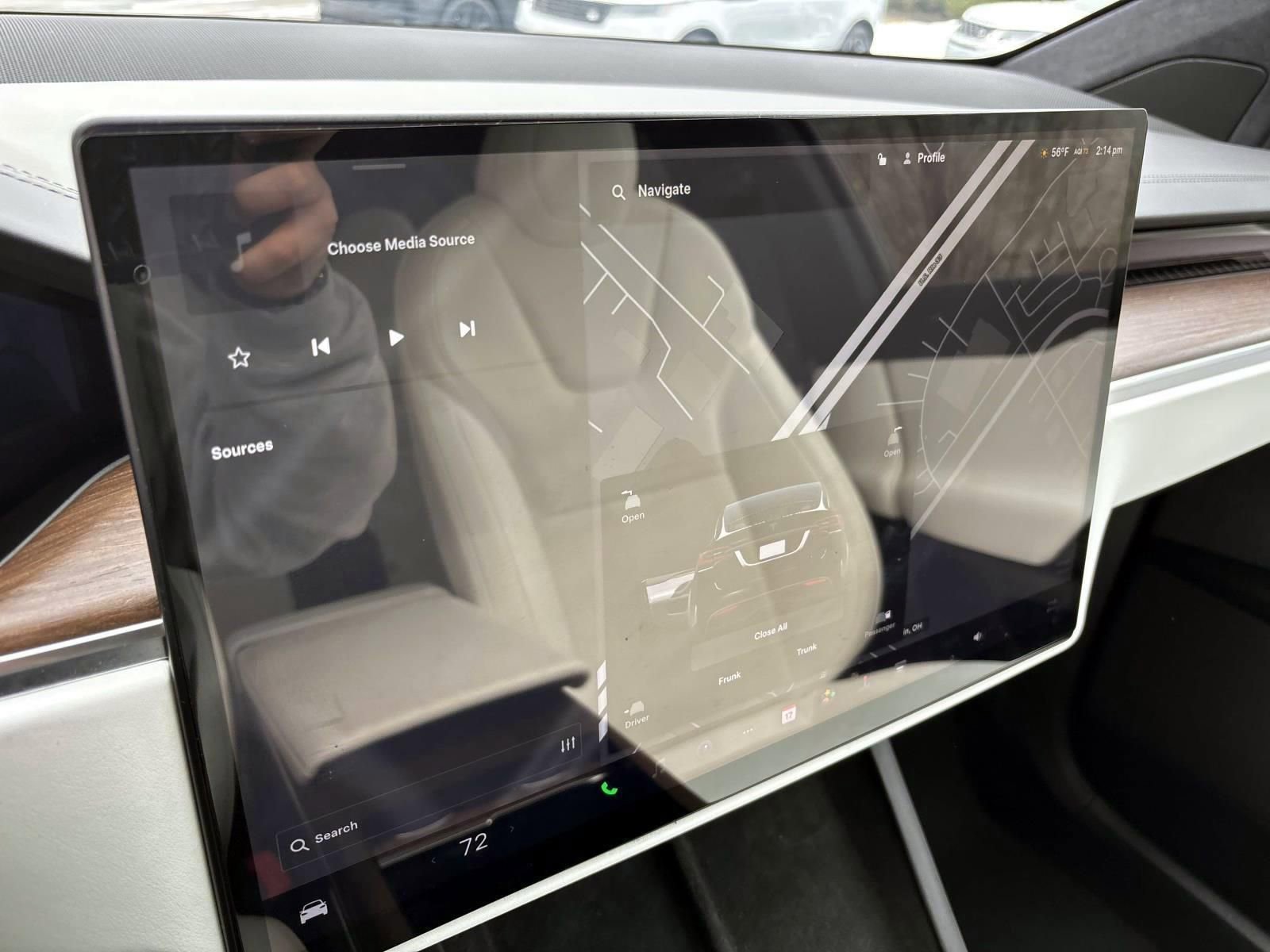 Used 2022 Tesla Model X image 19