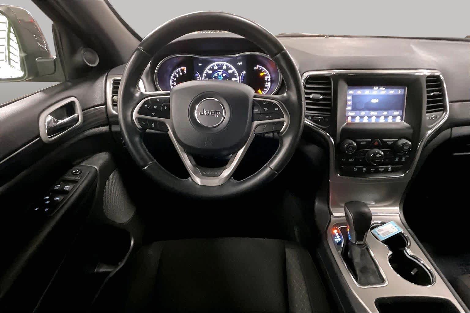 Used 2021 Jeep Grand Cherokee Laredo AWD/4WD image 6