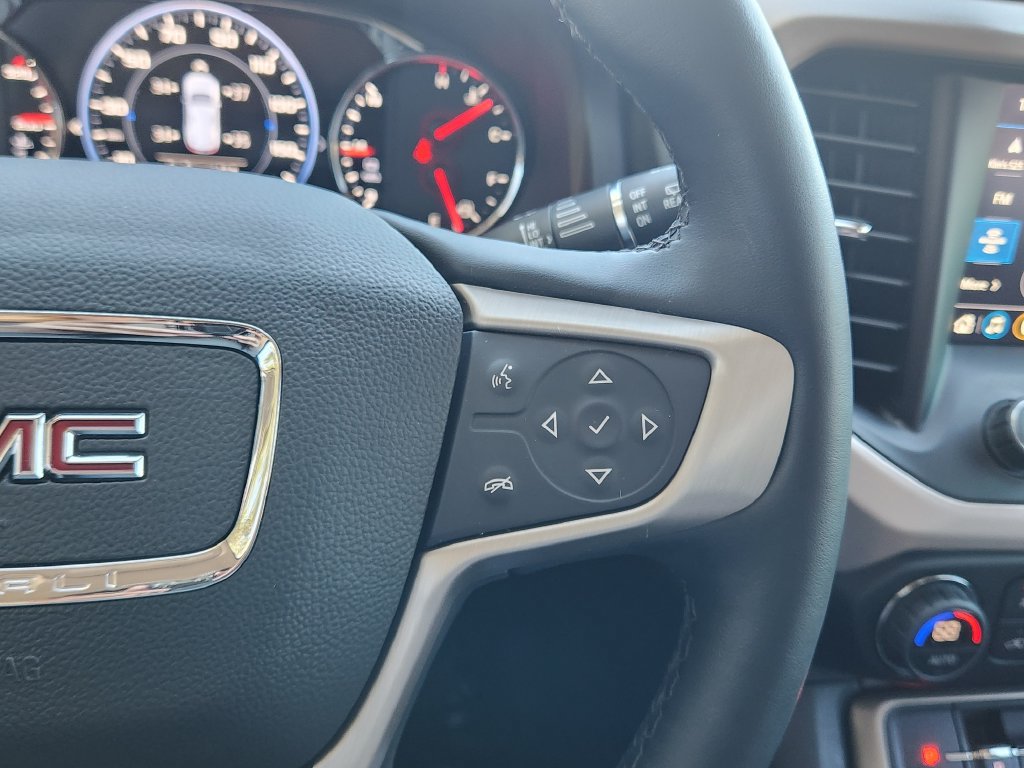 Used 2023 GMC Acadia Denali w/ Denali Technology Package AWD/4WD image 17