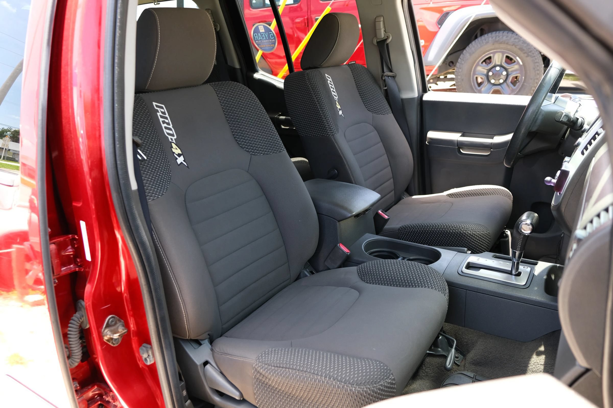 Used 2015 Nissan Xterra PRO-4X AWD/4WD image 11