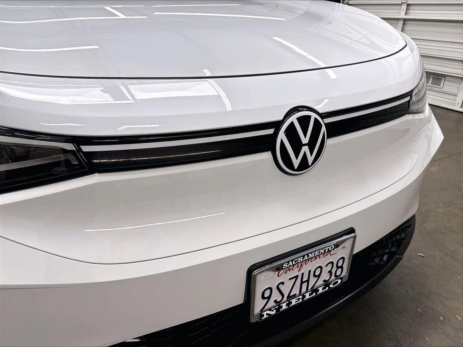 Used 2023 Volkswagen ID.4 Pro AWD/4WD image 35