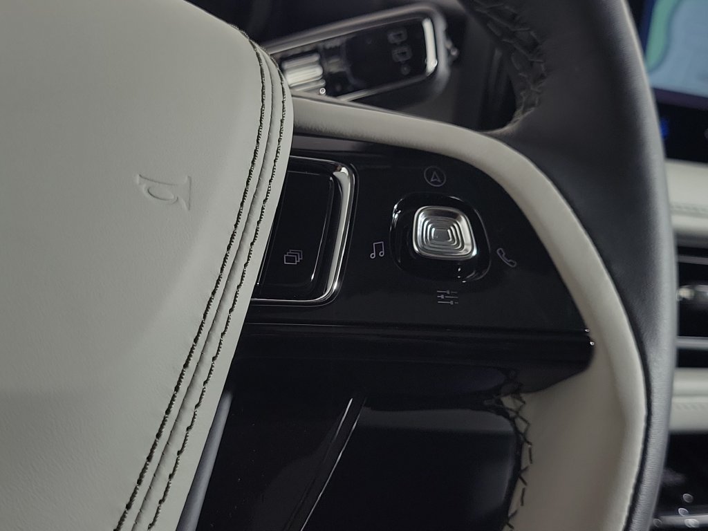New 2027 Lincoln Aviator Reserve w/ Luxury Package RWD image 23