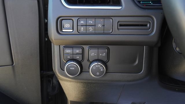 Used 2024 Chevrolet Tahoe Premier AWD/4WD image 22
