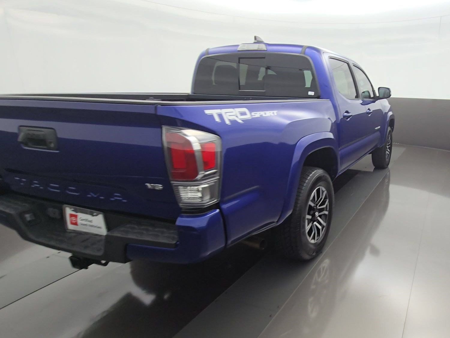 Used 2022 Toyota Tacoma TRD Sport w/ Technology Package RWD image 6