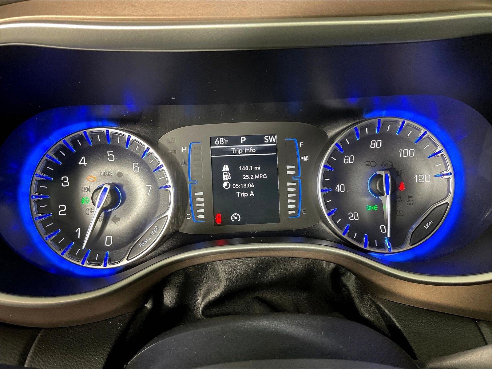 Used 2017 Chrysler Pacifica Touring-L FWD image 13