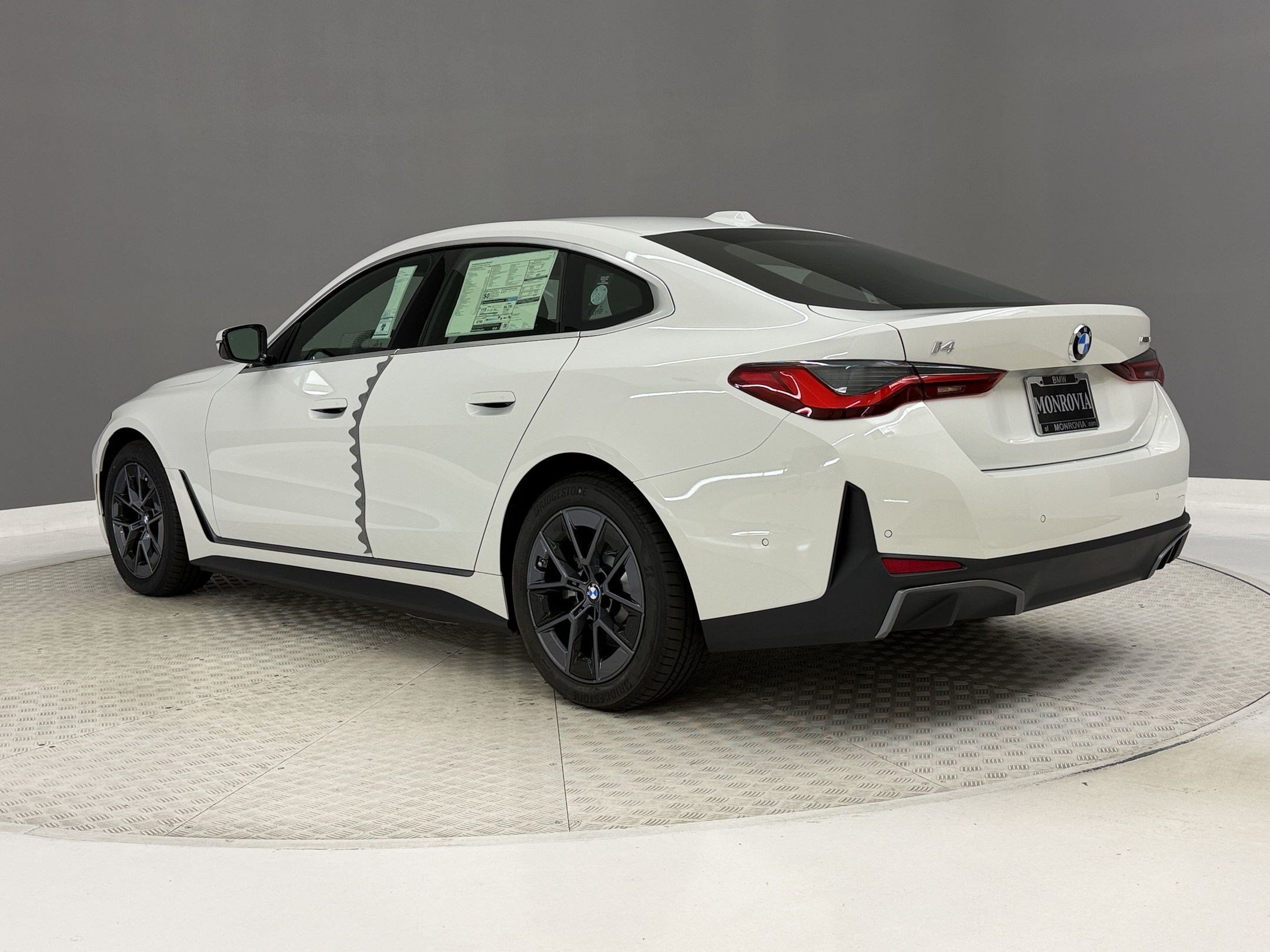 New 2026 BMW i4 eDrive40 w/ Parking Assistance Package RWD image 3