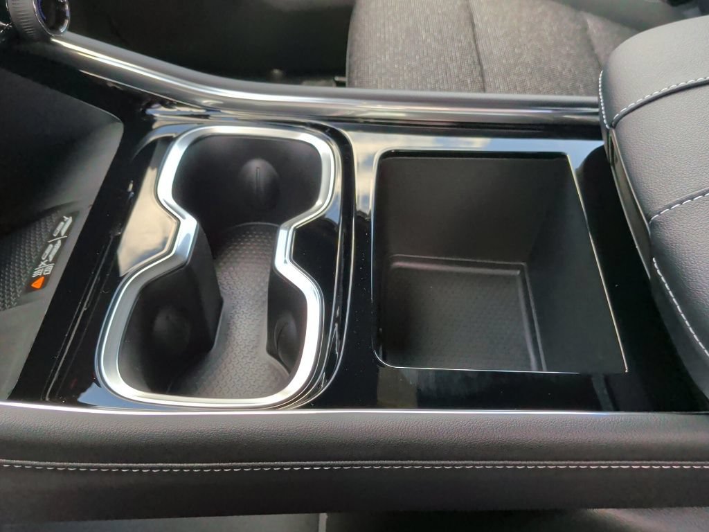 New 2027 Chevrolet Traverse LT w/ Midnight/Sport Edition FWD image 30