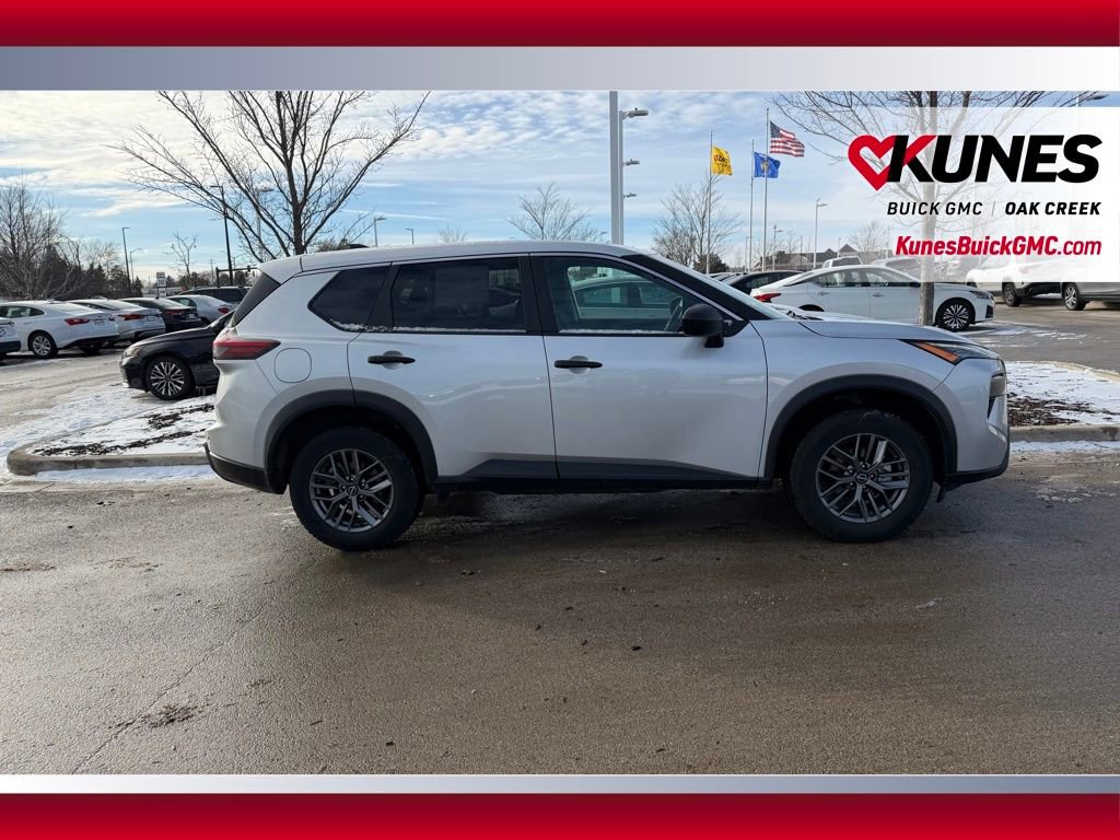 Used 2024 Nissan Rogue S image 22