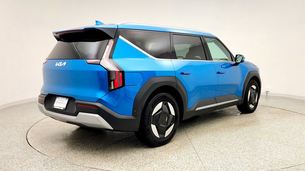 Used 2026 Kia EV9 Wind image 5
