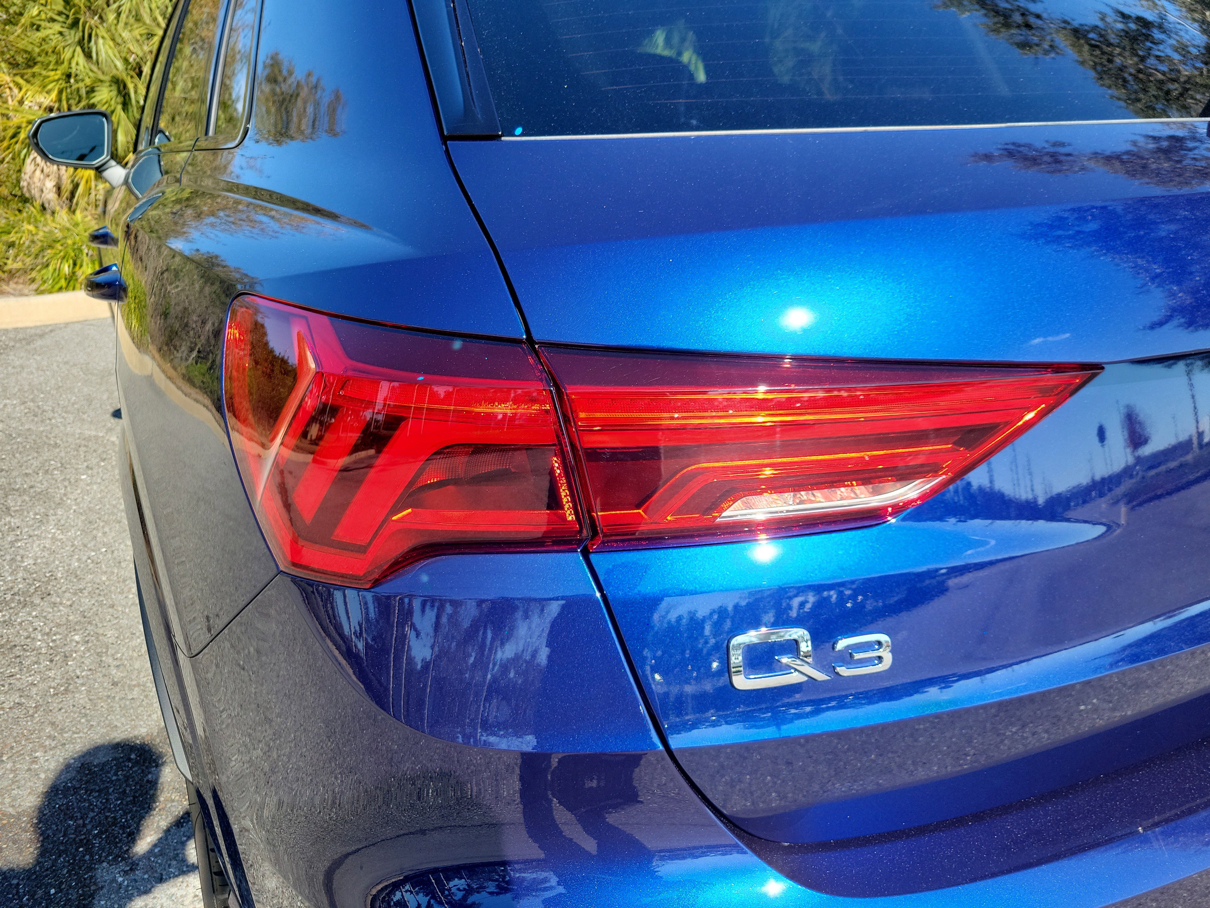 Certified 2025 Audi Q3 2.0T Premium w/ Convenience Package AWD/4WD image 10