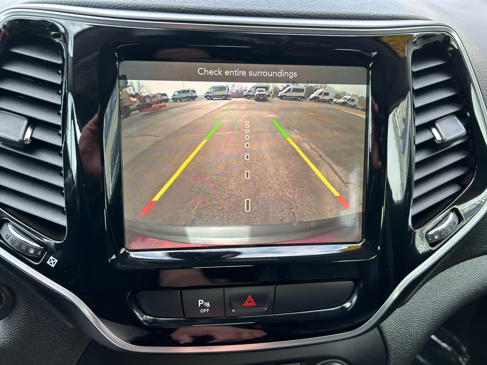 Used 2019 Jeep Cherokee Limited AWD/4WD image 18