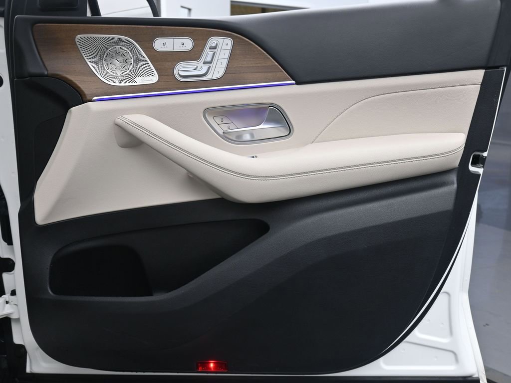 Used 2021 Mercedes-Benz GLS 450 4MATIC image 26