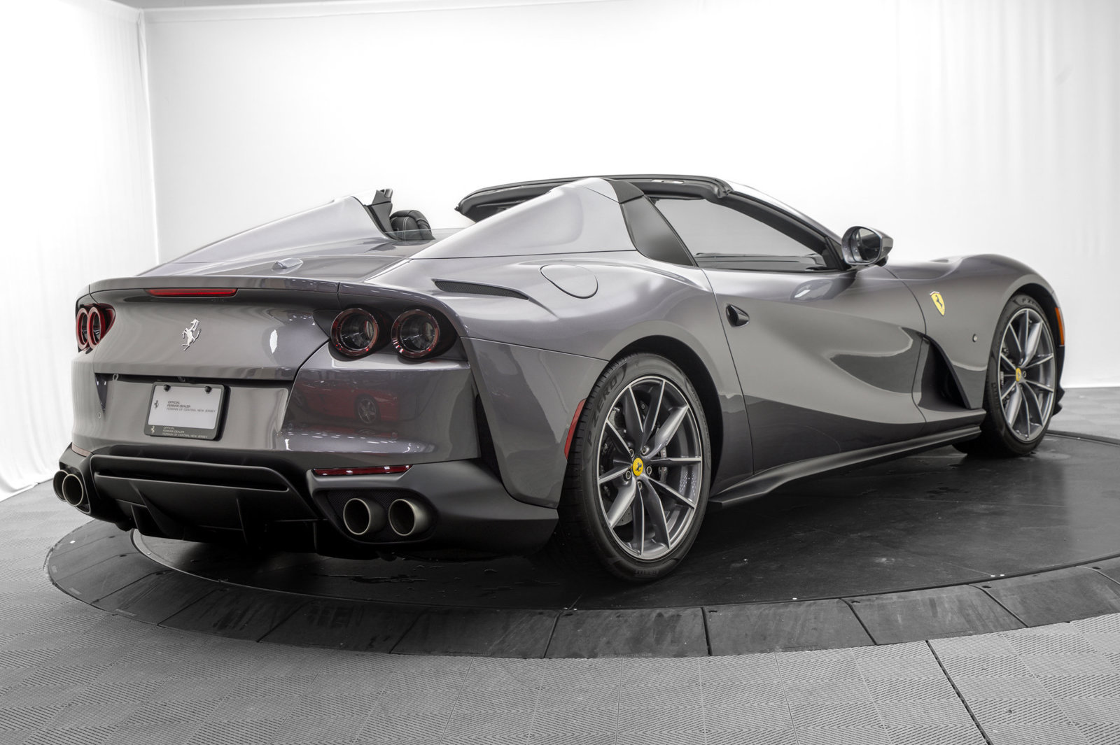 Used 2022 Ferrari 812 GTS RWD image 7