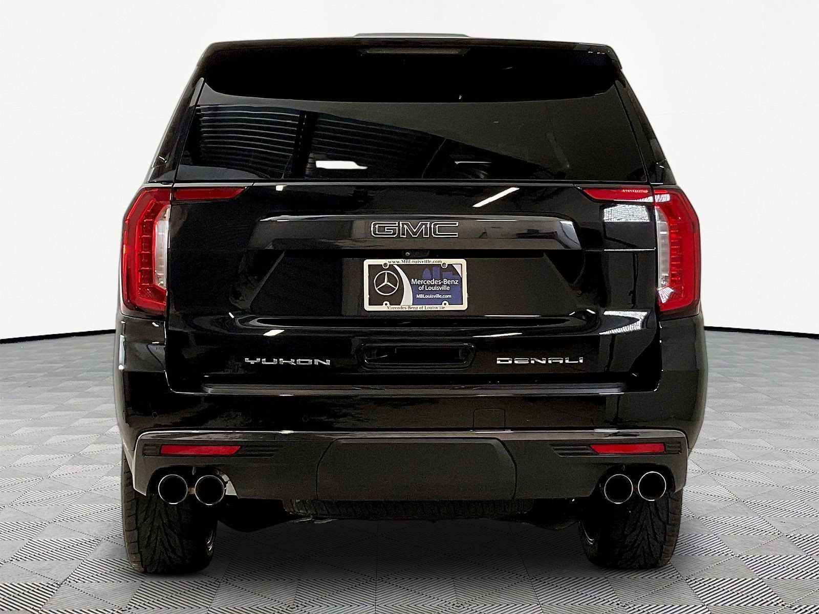 Used 2024 GMC Yukon Denali Ultimate AWD/4WD image 5