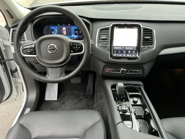 Certified 2025 Volvo XC90 B5 Core AWD/4WD image 30