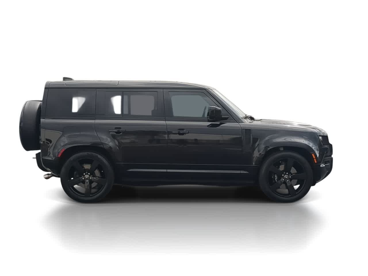 Certified 2025 Land Rover Defender 110 V8 AWD/4WD image 9
