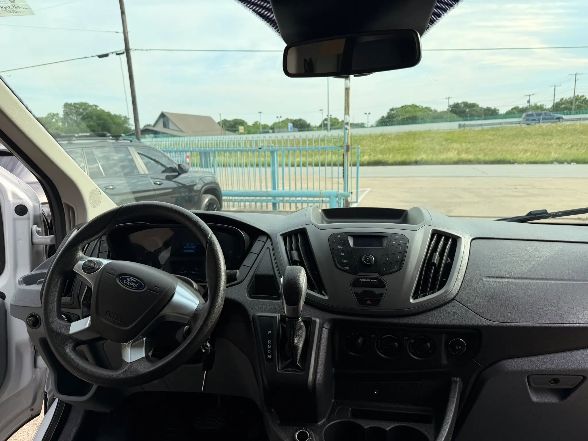 Used 2019 Ford Transit 250 130 Low Roof w/ Exterior Upgrade Package RWD image 16