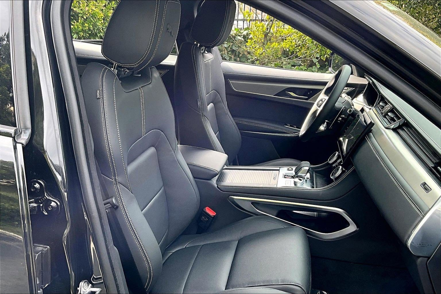 New 2025 Jaguar F-PACE R-Dynamic S image 9