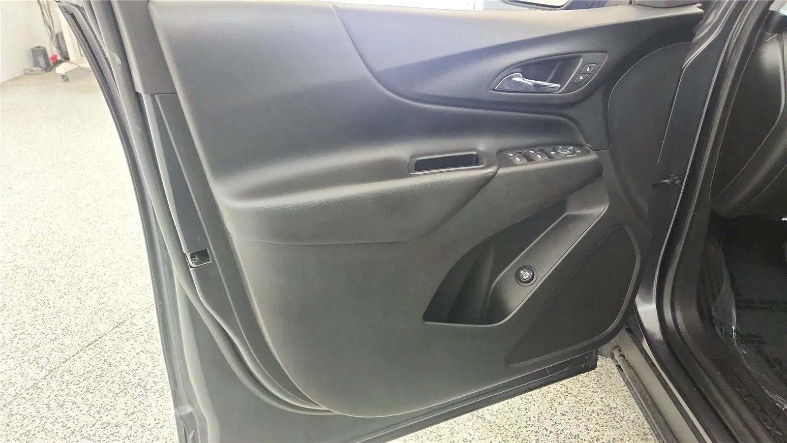 Used 2022 Chevrolet Equinox LT FWD image 24