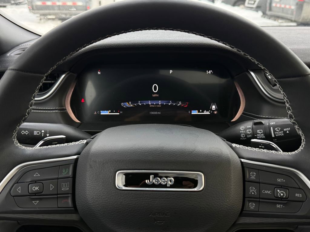 Used 2024 Jeep Grand Cherokee Altitude image 22