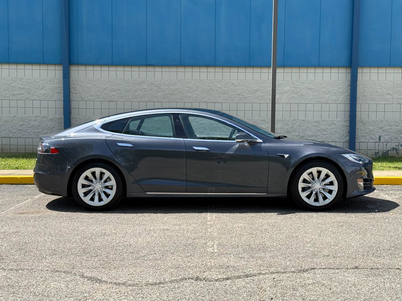 Used 2017 Tesla Model S 100D image 4