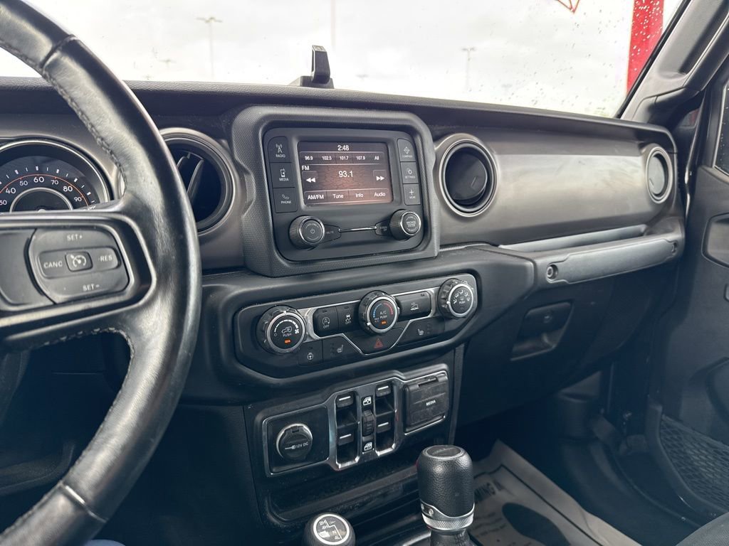 Used 2021 Jeep Gladiator Willys image 12