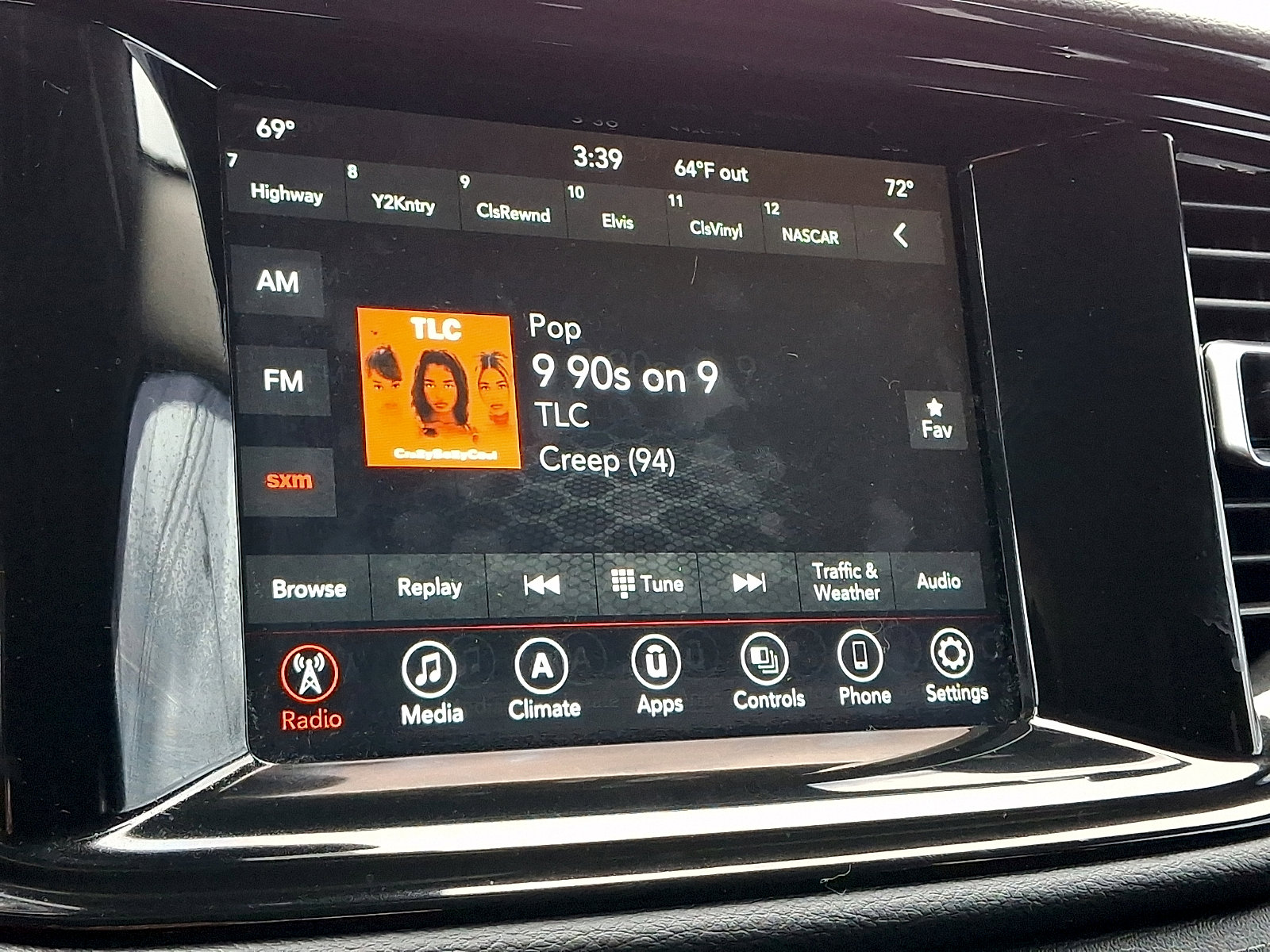 Used 2021 Dodge Durango SXT AWD/4WD image 18