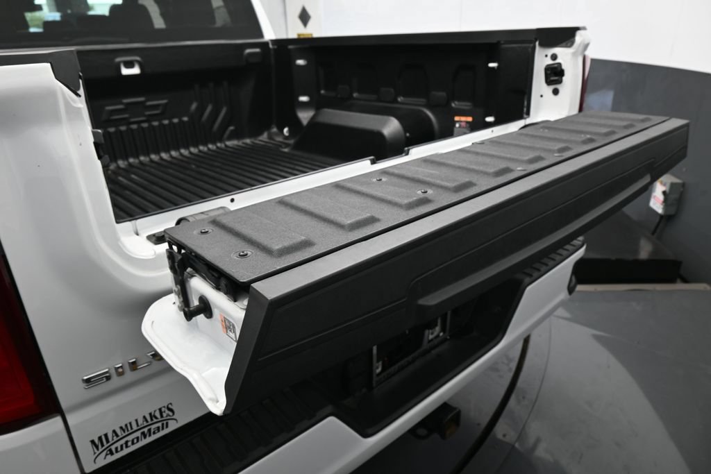 Used 2026 Chevrolet Silverado 1500 RST RWD image 35