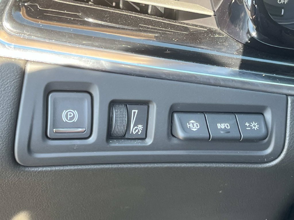 Used 2025 Cadillac XT6 Premium Luxury w/ Platinum Package FWD image 40