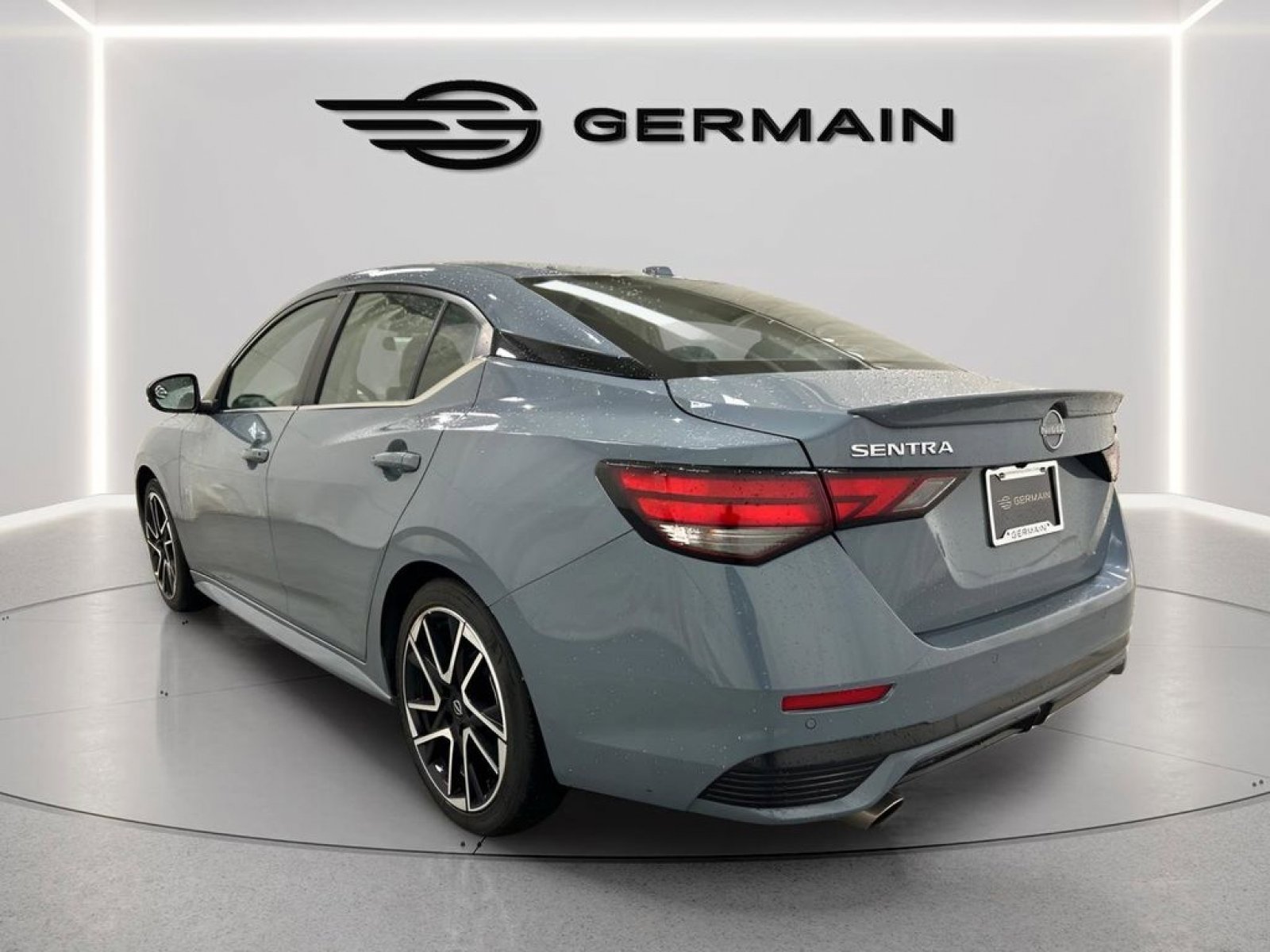 Used 2025 Nissan Sentra SR image 5