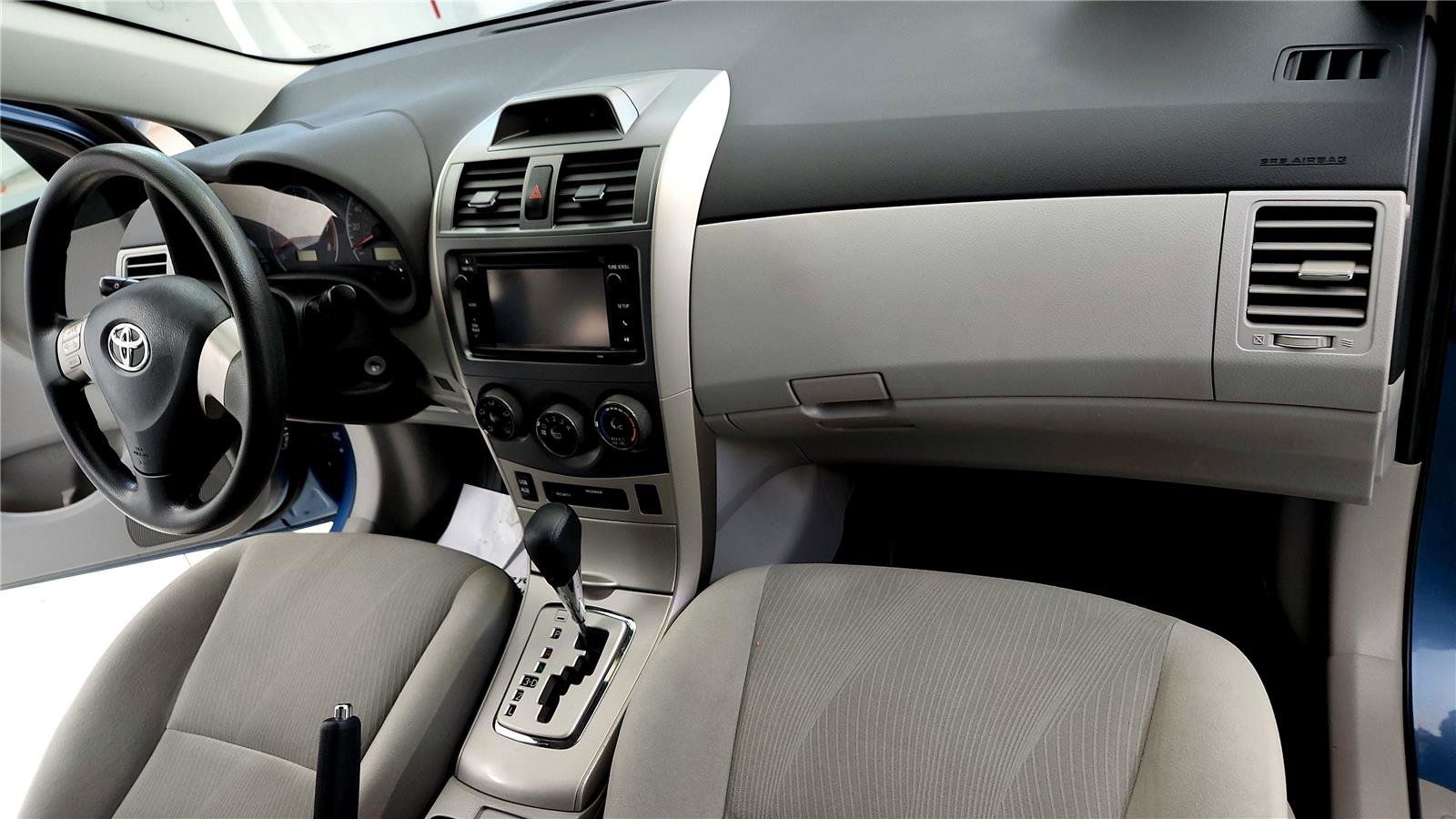Used 2013 Toyota Corolla LE FWD image 16