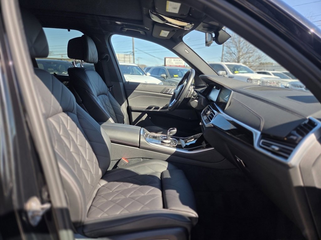 Used 2023 BMW X5 xDrive40i w/ Executive Package image 25