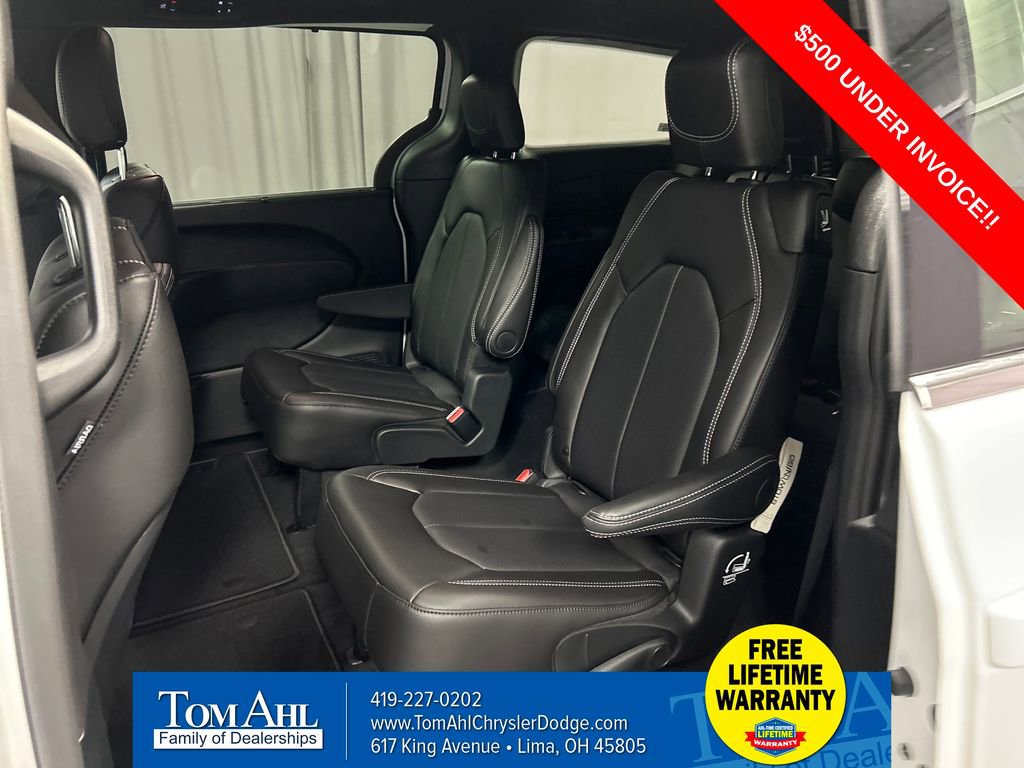 New 2026 Chrysler Voyager LX image 21